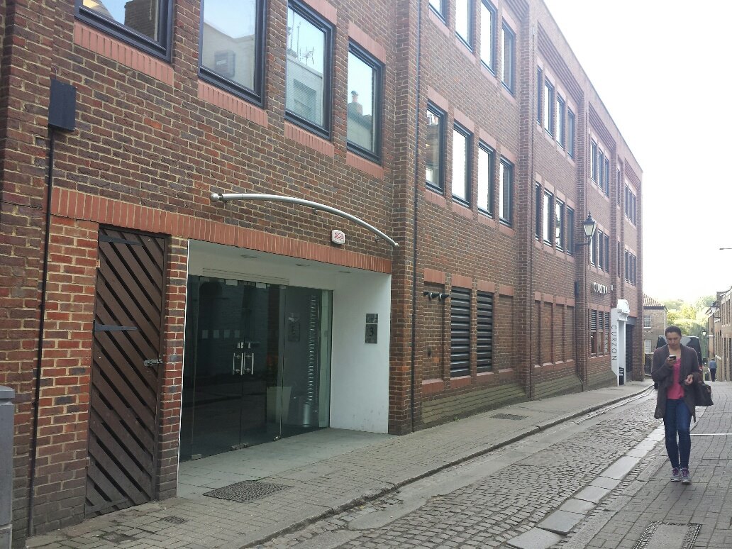 3 Water Lane, TW9 1TJ Martin Campbell