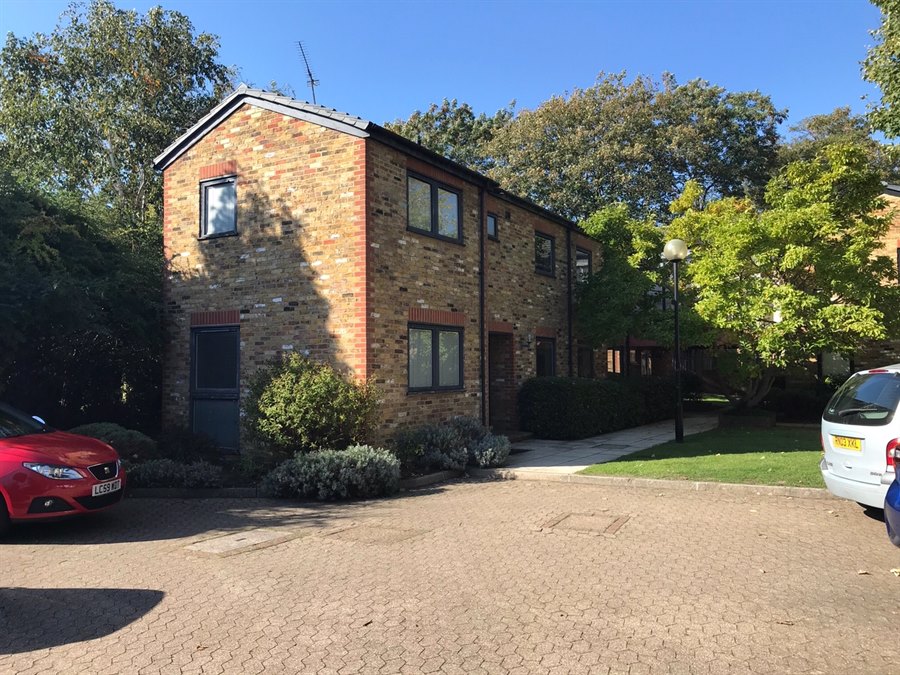 6 Bridle Close, Surbiton Road, KT1 2JW Martin Campbell